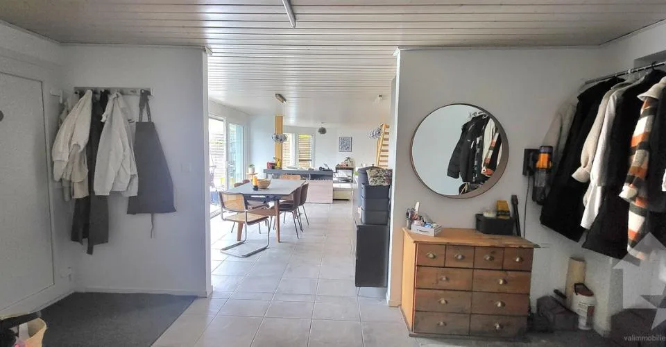Villa - immeuble de 2 appartements 1x 3.5 pces en duplex + 1x studio