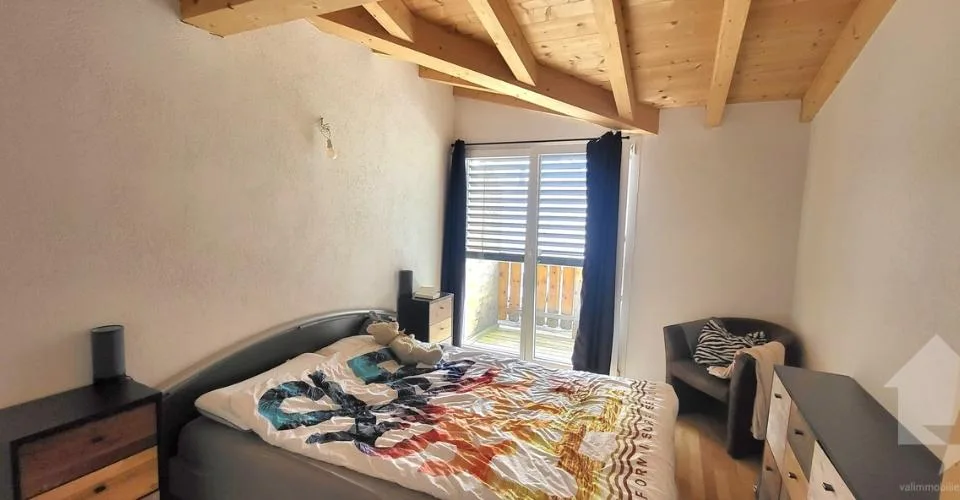 Villa - immeuble de 2 appartements 1x 3.5 pces en duplex + 1x studio