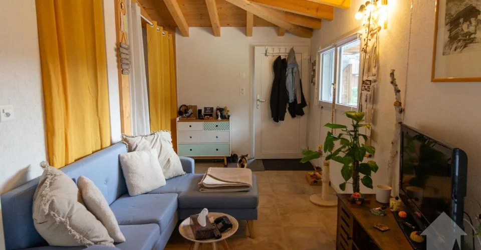 Villa - immeuble de 2 appartements 1x 3.5 pces en duplex + 1x studio