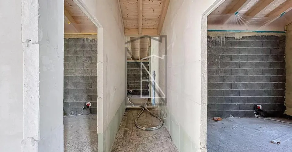 Attique de 5.5 pces en construction avec jardin privatif