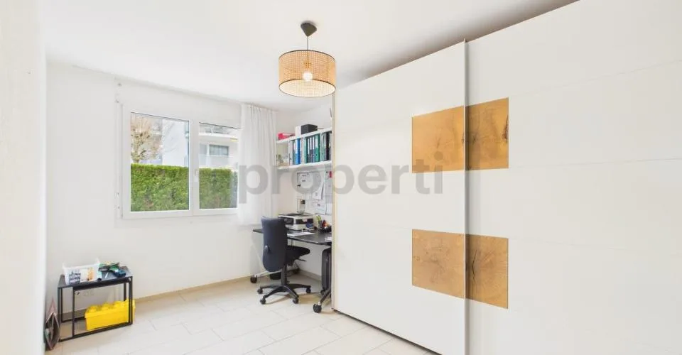 Appartement moderne de 5,5 pièces avec jardin de 290m2 à Wetzikon – photo 8 sur 13