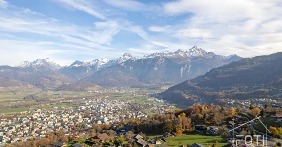 Terrain constructible de 1338 m² avec vue à Collombey-Muraz