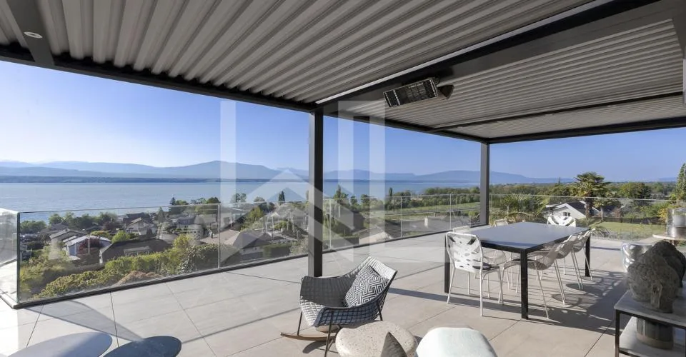 Propriété contemporaine d'exception – Vue panoramique lac