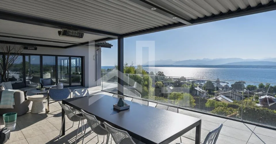 Propriété contemporaine d'exception – Vue panoramique lac