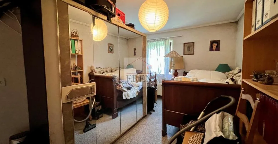 Habitation avec grange attenante sur parcelle agricole et forestière de plus de 56'000 m2