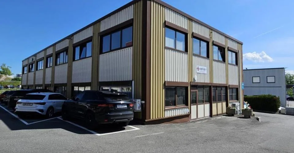 380 m2 répartis en 4 locaux commerciaux