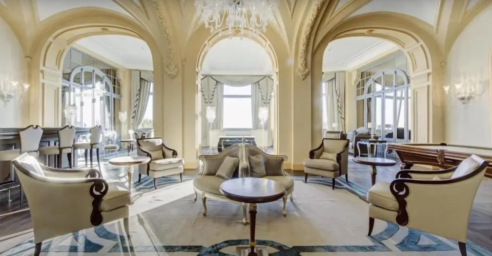 Résidence luxueuse avec grande terrasse et vue imprenable sur le lac L – foto 11 di 13