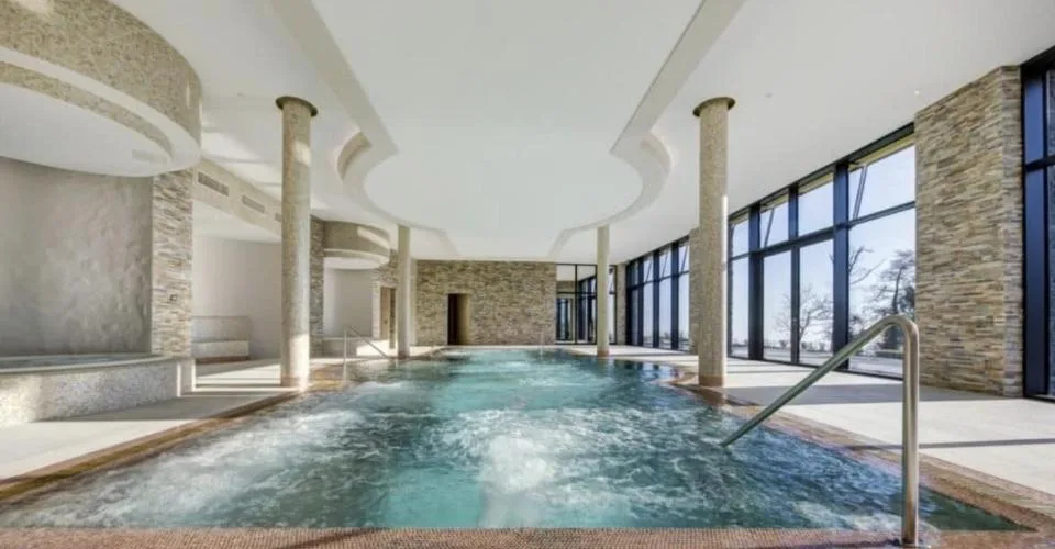 Résidence luxueuse avec grande terrasse et vue imprenable sur le lac L – foto 12 di 13