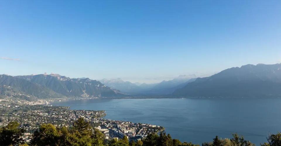 Résidence luxueuse avec grande terrasse et vue imprenable sur le lac L – foto 13 di 13