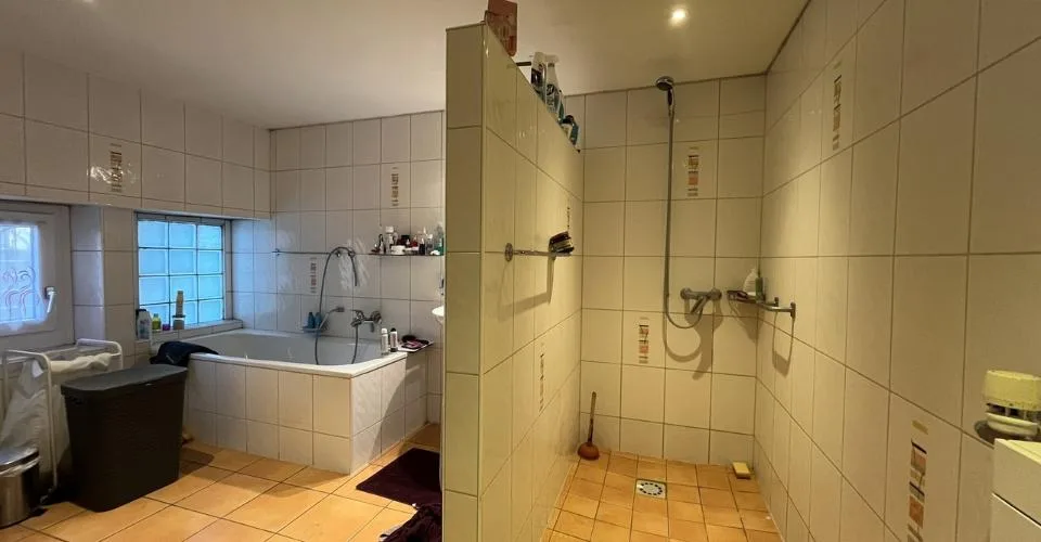 Belle ferme avec permis de construire pour 5 appartements.