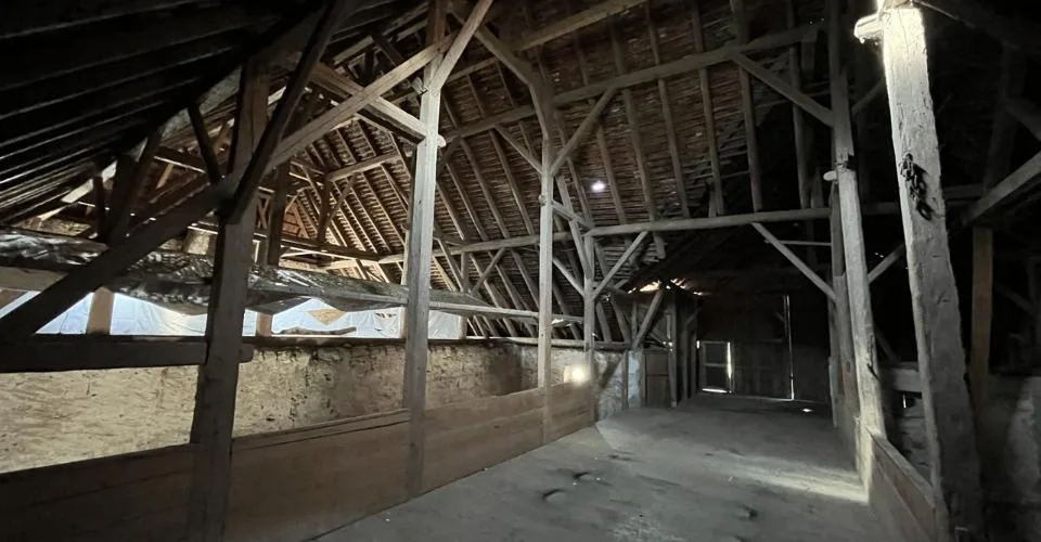 Belle ferme avec permis de construire pour 5 appartements.