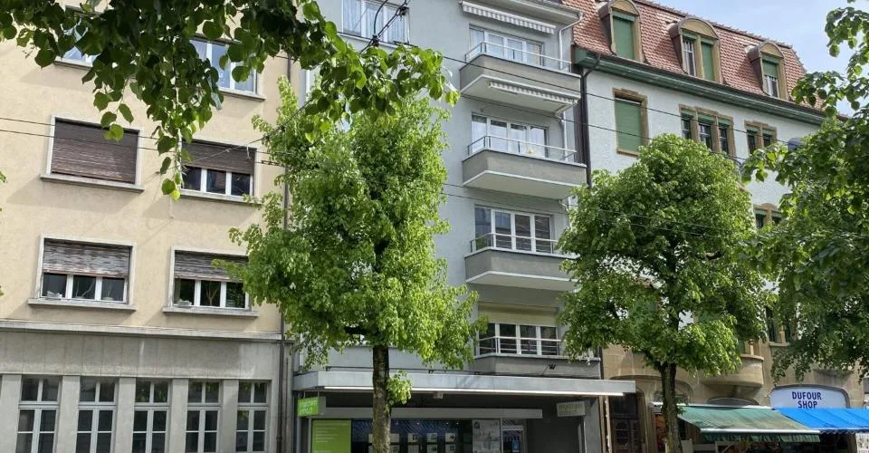 Propriété résidentielle et commerciale - Immeuble résidentiel et commercial