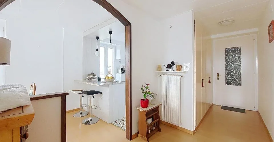 Pramagnon, maison familiale de 230m2 avec pelouse et places de parc extérieures
