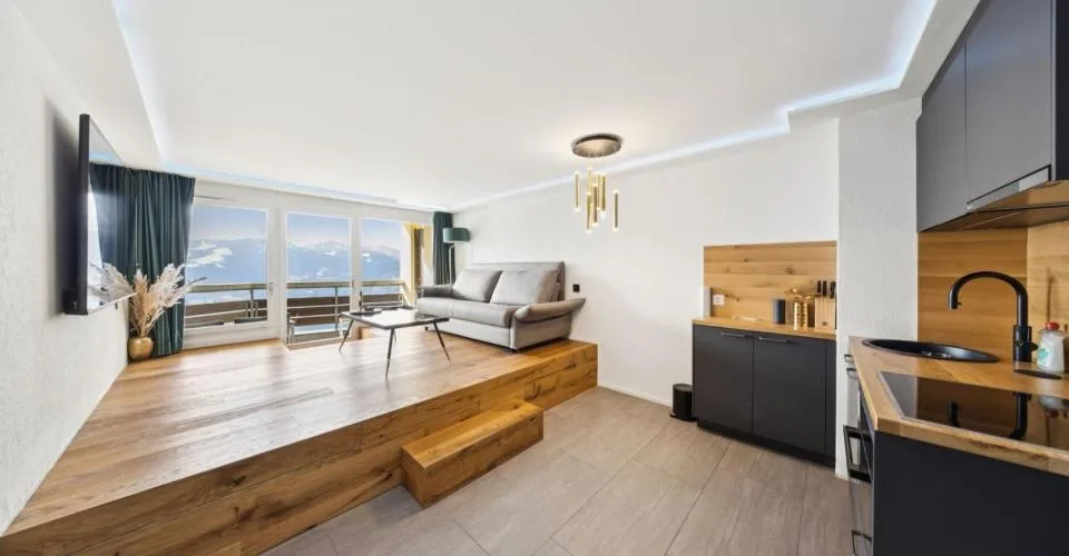 Charmant appartement de 3,5 pièces avec cuisine et salle de bains, lum