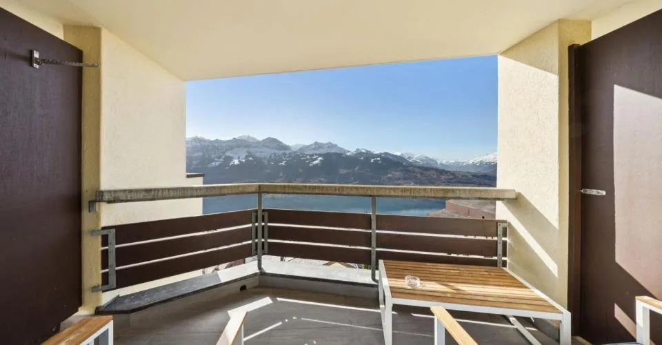 Charmant appartement de 3,5 pièces avec cuisine et salle de bains, lum