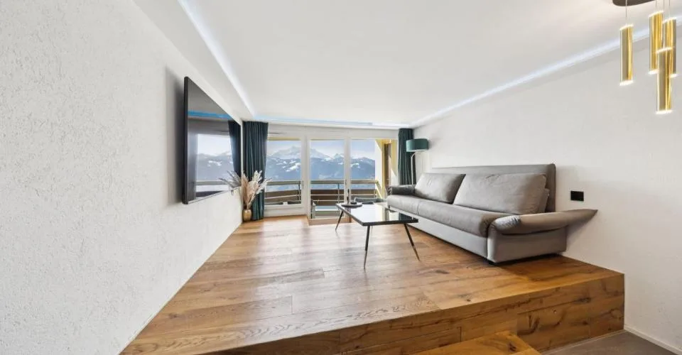 Charmant appartement de 3,5 pièces avec cuisine et salle de bains, lum