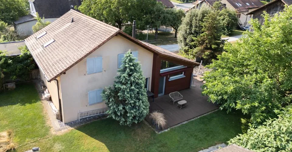 Lumineuse et vaste villa de 6.5 pièces