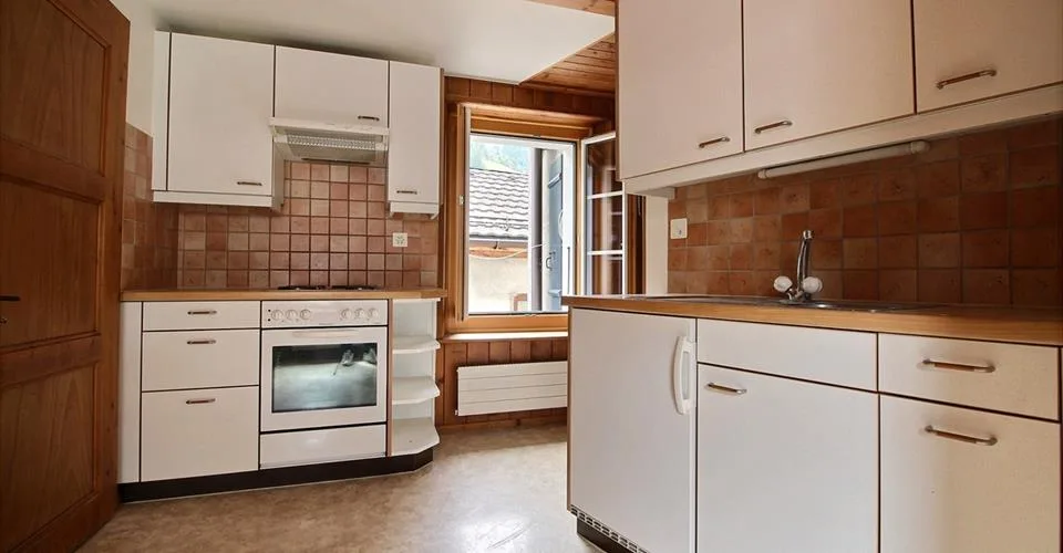 Immeuble villageois mixte situé au coeur de Château-d'?x (VD)