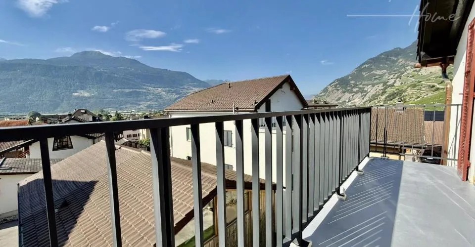 Splendide immeuble rénové avec cachet au coeur du vieux village de Vét