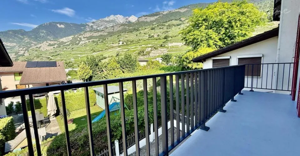 Splendide immeuble rénové avec cachet au coeur du vieux village de Vét