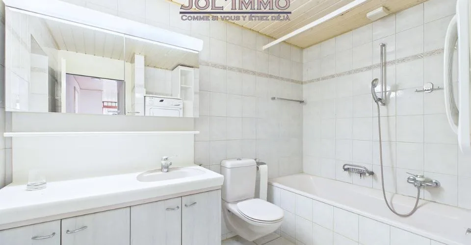 Propriété de caractère avec 3 appartements et terrain à bâtir à Perrefitte – foto 13 di 13