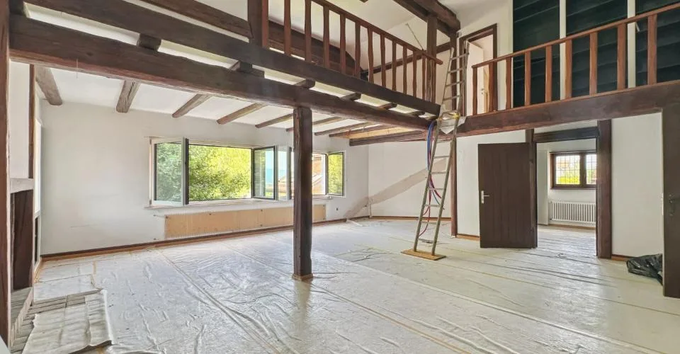 PROPRIETE ATYPIQUE SUR PLUS DE 6'000 M2 EN COURS DE RÉNOVATION, NON SOUMISE A LA LDFR – Foto 8 von 13