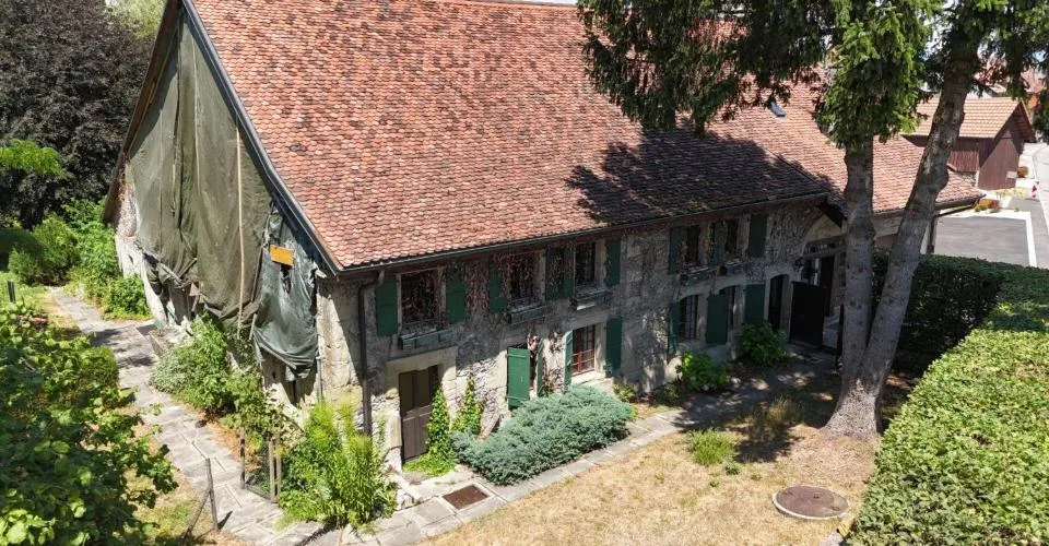 PROPRIETE ATYPIQUE SUR PLUS DE 6'000 M2 EN COURS DE RÉNOVATION, NON SOUMISE A LA LDFR – Foto 13 von 13