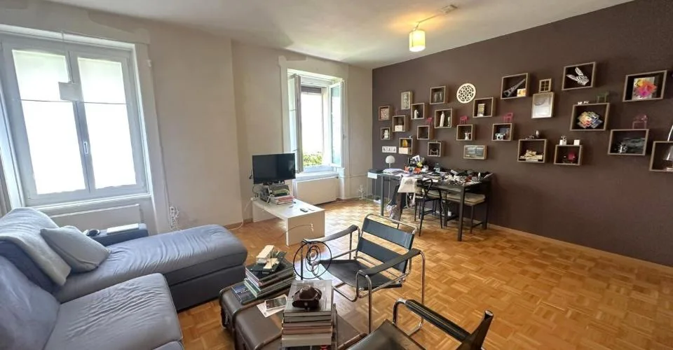 Bienne, bel appartement de 3 pièces au rez-de-chaussée, garage