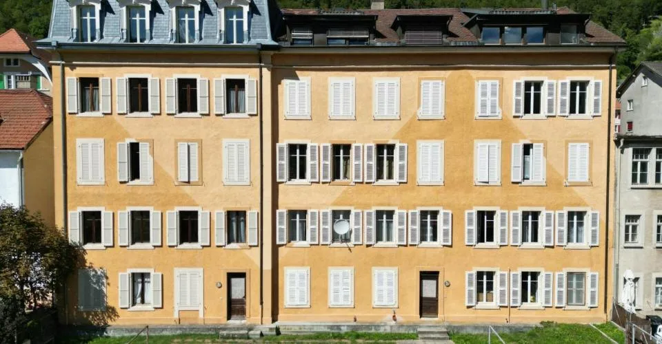 St-Imier, bel immeuble locatif de 16 app. et 7 garages