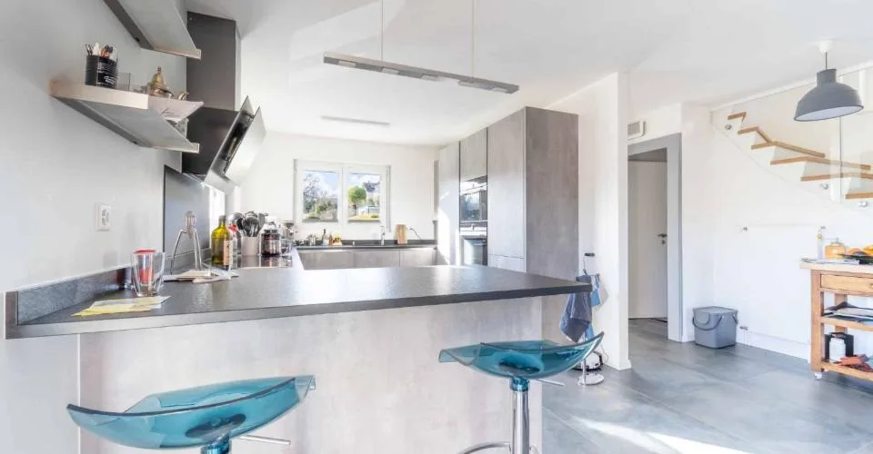 Magnifique villa individuelle de 7½ pièces avec vue dégagée, terrasse et grand jardin verdoyant
