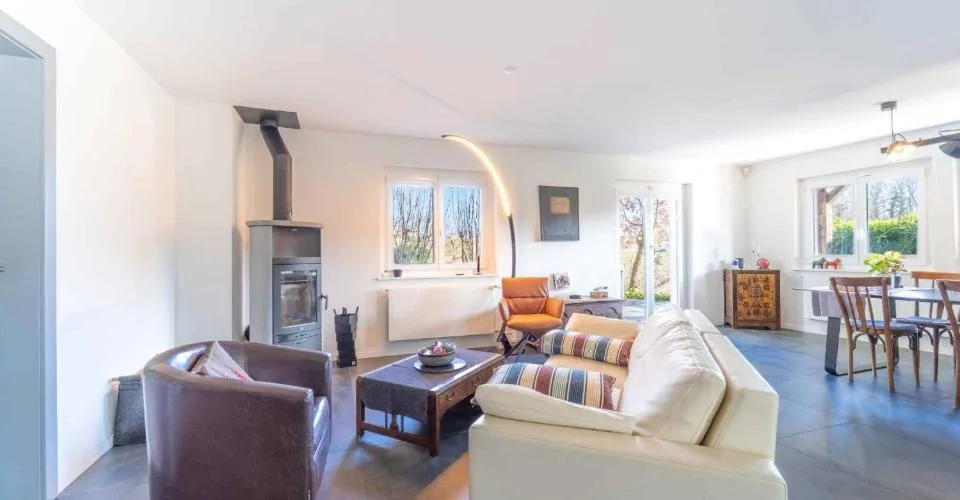 Magnifique villa individuelle de 7½ pièces avec vue dégagée, terrasse et grand jardin verdoyant