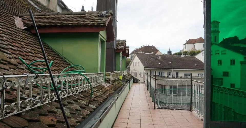 ARI-248 Pour investisseurs - Immeuble d'habitation - Surface totale de plancher 1'179 m2 - Volume du bâti de 3'227 m3 - Combles aménageables - Delémont, zone centre – foto 3 di 10