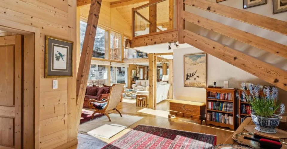 EXCLUSIVITE - CHALET ATYPIQUE - CENTRE VILLAGE sur 2000 m2 de terrain – Foto 5 von 13