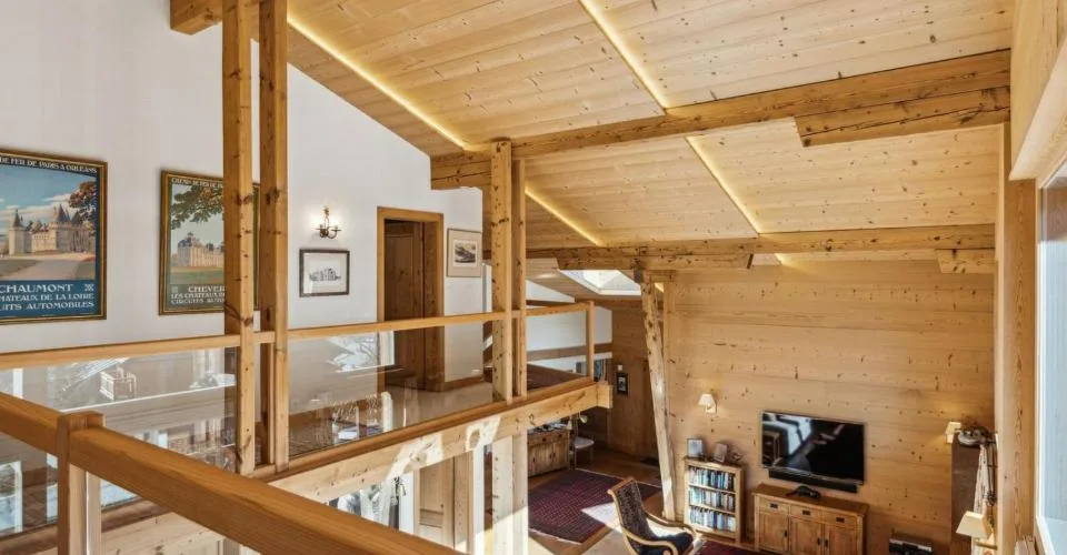 EXCLUSIVITE - CHALET ATYPIQUE - CENTRE VILLAGE sur 2000 m2 de terrain – Foto 9 von 13