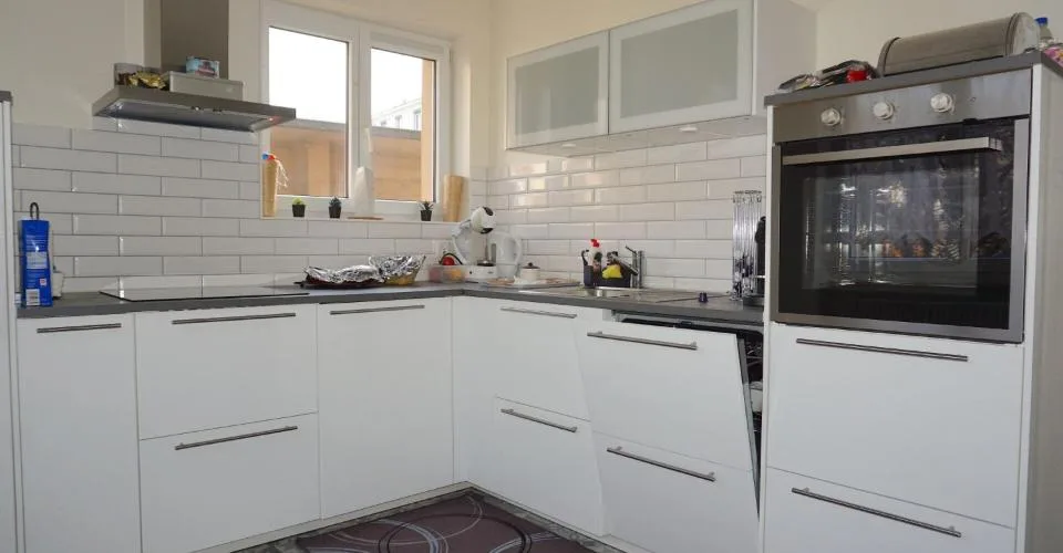 ARI-253 - Immeuble de 3 appartements, 3 garages et 2 places de parking à proximité de la gare CFF – Foto 9 von 12