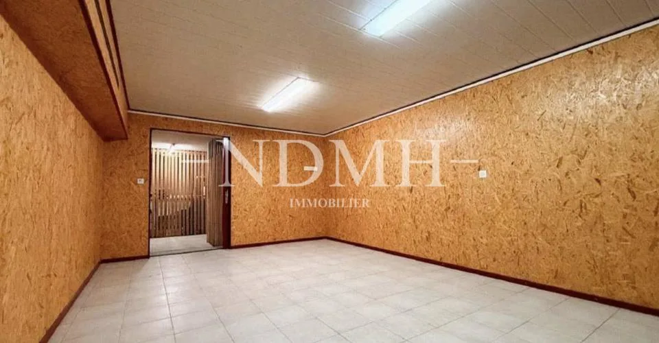 Ensemble de lots commerciaux en PPE – photo 12 of 13