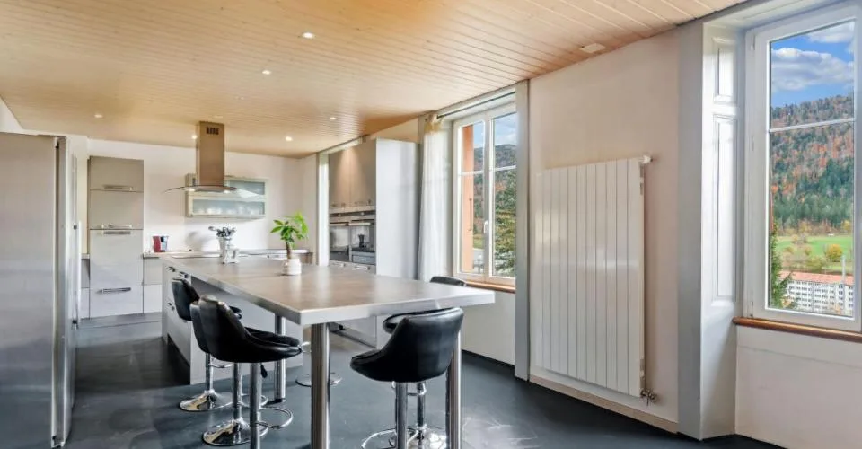 St-Imier, maison de caractère - Parfaite pour famille et activité professionnelle