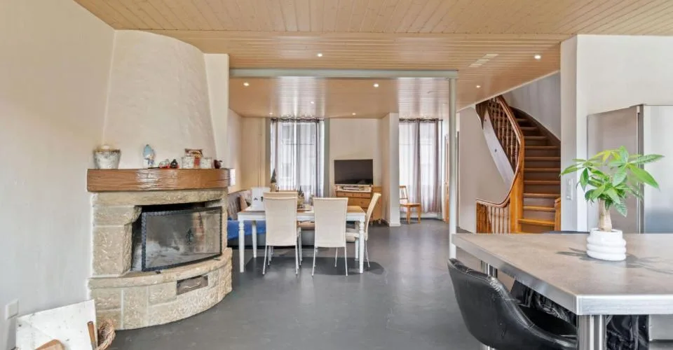 St-Imier, maison de caractère - Parfaite pour famille et activité professionnelle