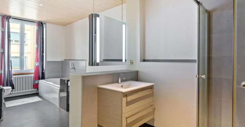 St-Imier, maison de caractère - Parfaite pour famille et activité professionnelle