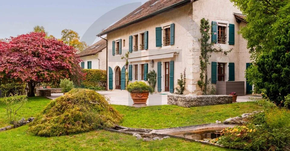 Magnifique corps de ferme au cœur de Veyrier