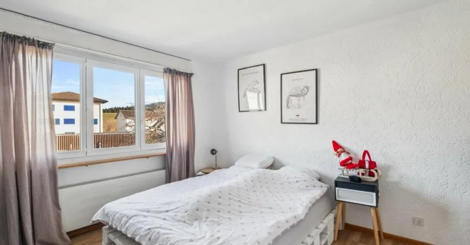 Immeuble avec 2 appartements, 1 salon de coiffure, un terrain à bâtir – Foto 10 von 13