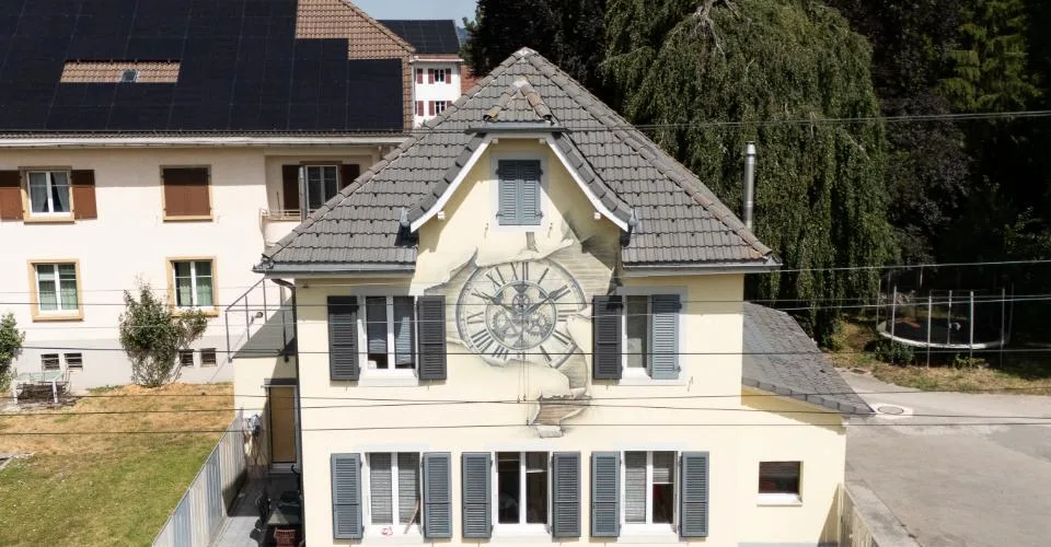 Maison villageoise atypique