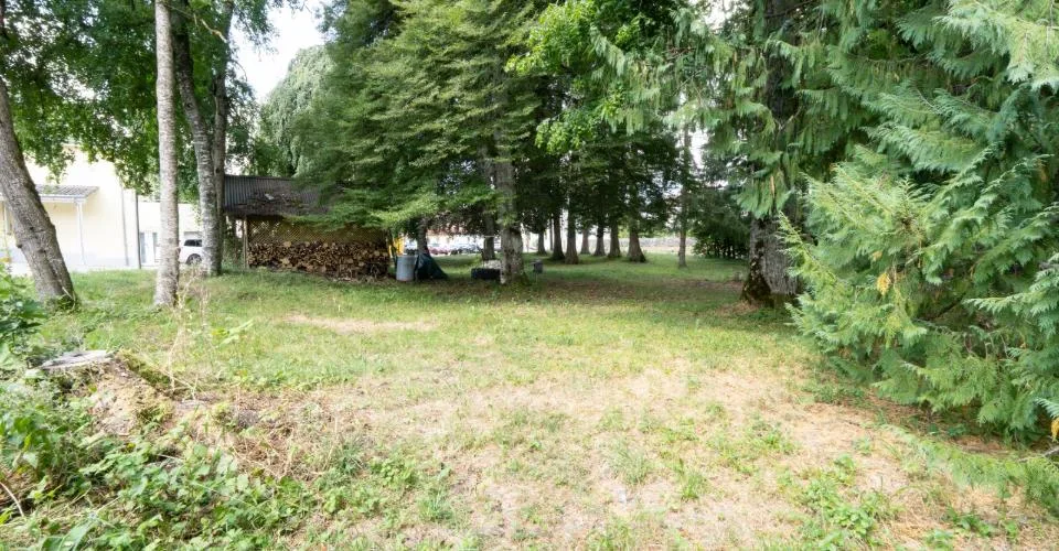 Maison villageoise atypique