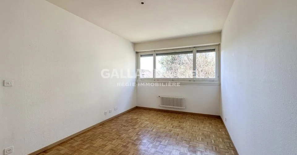 1 lot de PPE: logement principal de 6.5 pces libre et un 3.5 pces loué