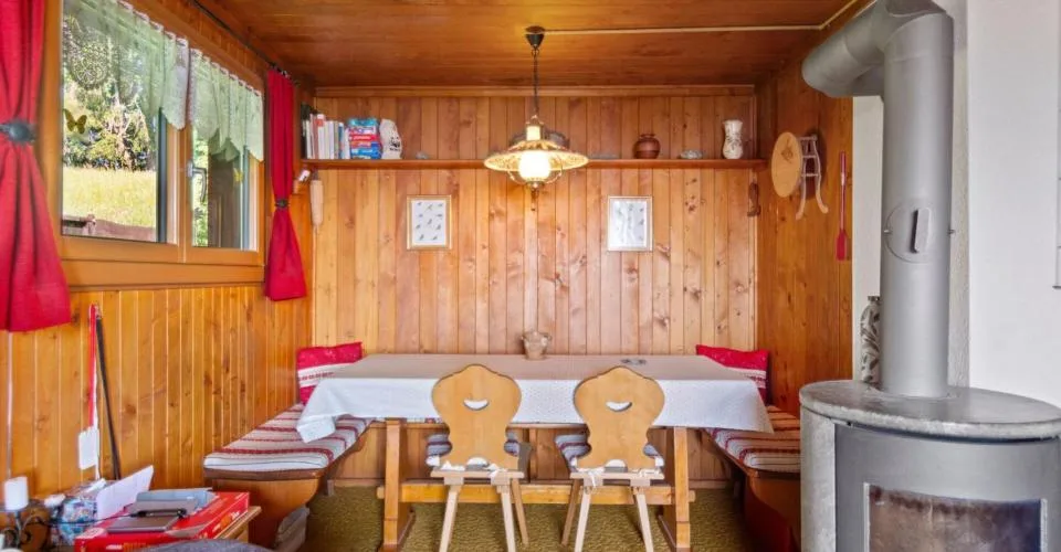 Mont-Soleil, chalet en bordure de forêt avec vue sur Chasseral – photo 5 sur 13