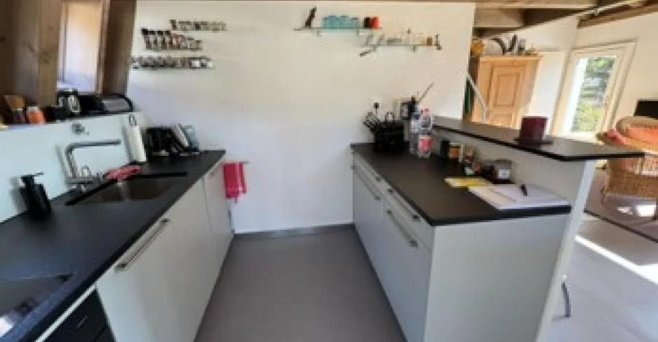 Exklusives Ferienhaus mit grossem Umschwung an äusserst ruhiger Lage