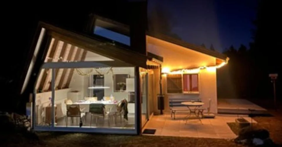 Exklusives Ferienhaus mit grossem Umschwung an äusserst ruhiger Lage