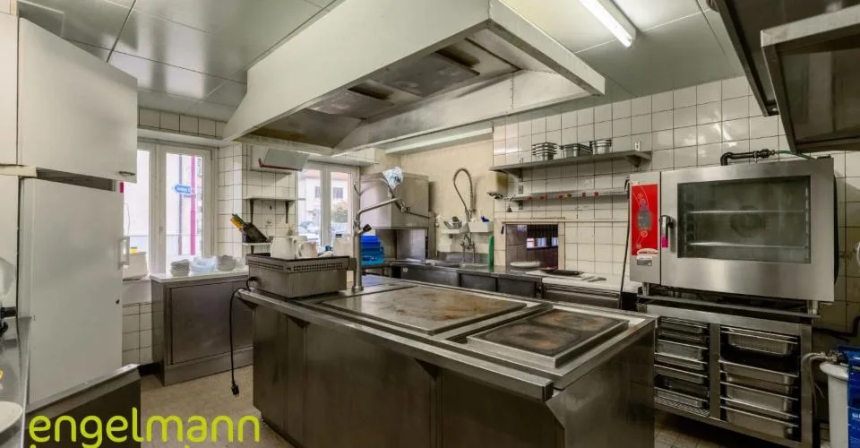 Immeuble locatif avec restaurant - Mehrfamilienhaus mit Restaurant – foto 8 di 13