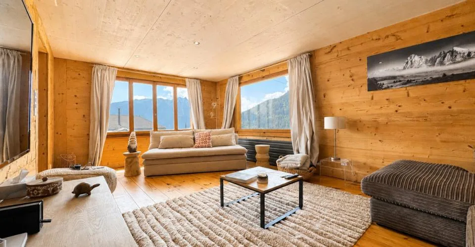 MAGNIFIQUE CHALET RÉNOVÉ – RÉSIDENCE SECONDAIRE & VENTE AUX ÉTRANGERS AUTORISÉES