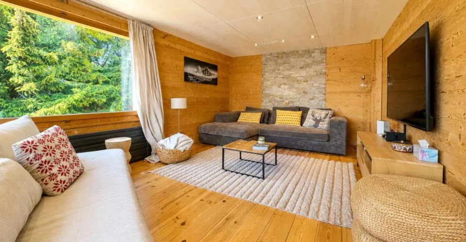 MAGNIFIQUE CHALET RÉNOVÉ – RÉSIDENCE SECONDAIRE & VENTE AUX ÉTRANGERS AUTORISÉES